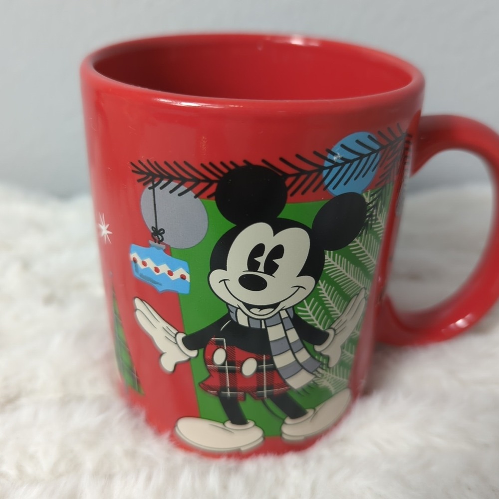 Disney Christmas Mickey‎ Mouse Zak Designs Coffee Mug Happiness to One & All Red